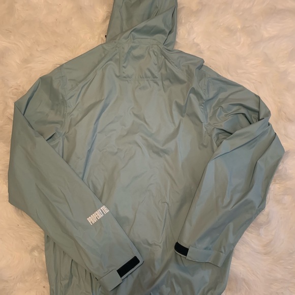 Properly Tied Raincoat - Picture 4 of 5